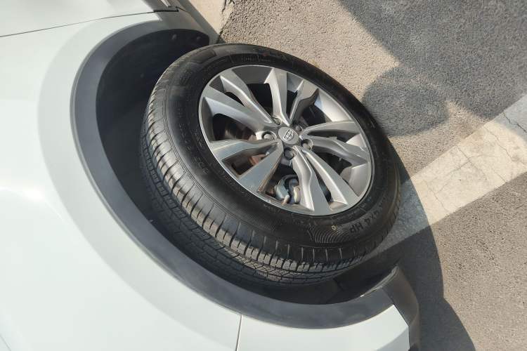 Used Geely Auto Emgrand X7 Sport 2016 1.8TD Automatic ZhiShang Model