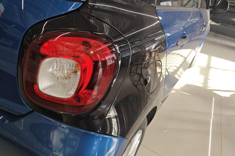 Used smart forfour 2016 1.0L 52 kW Dynamic Edition