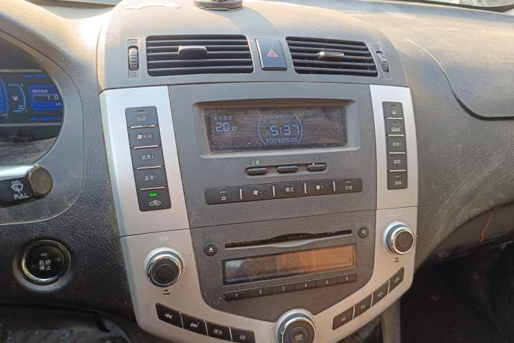 Used BYD S6 2014 2.0L Manual Luxury 5-Seater