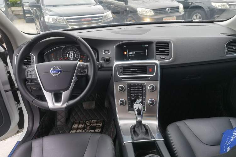 Used Volvo S60 2017 S60L T3 Smart Upgrade Edition Center Console