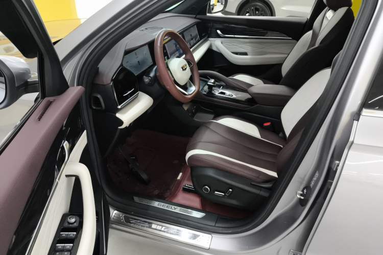 Used Geely Auto Monjaro L 2024 2.0TD High-Power Automatic Two-Wheel Drive Yunqi Version