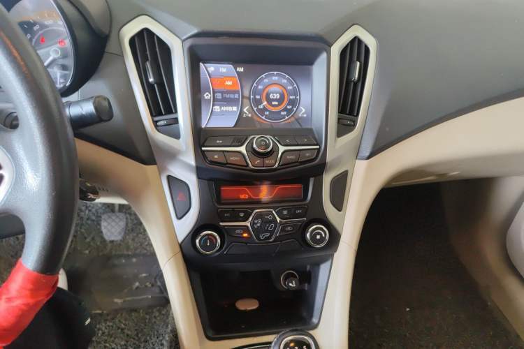 Used Chery Arrizo 7 2015 1.6L Manual ZhiShang Edition Audio And AC Panel