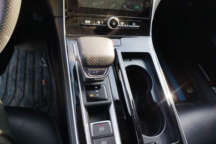 Used Roewe i6 MAX New Energy 2023 EV 500 Grand Touring Edition for Key Clients