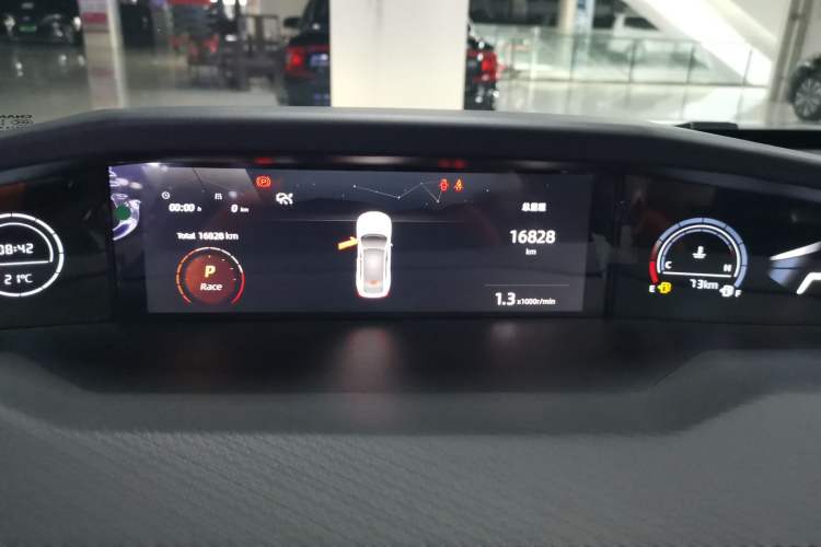 Used CHANGAN UNI-V 2022 1.5T Prestige Version
