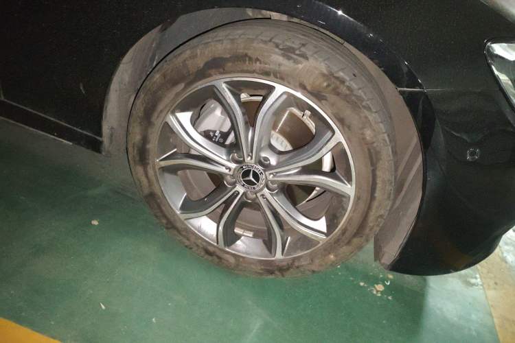 Used Mercedes-Benz E-Class 2023 Restyled E 300 L Sporty and Stylish Edition Right Front Wheel Hub