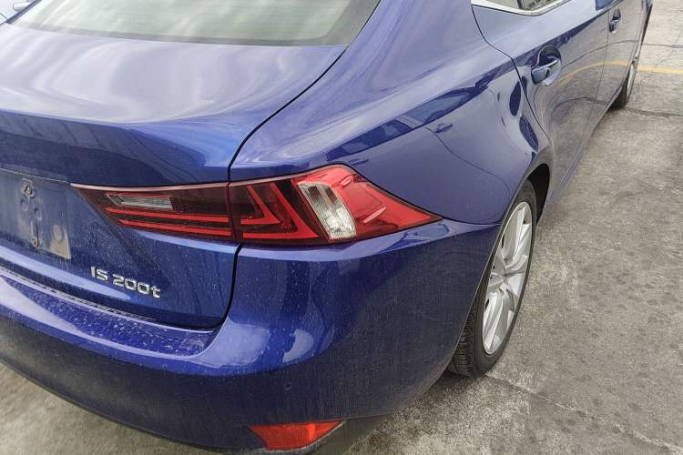 Used Lexus IS 2015 200t F SPORT
