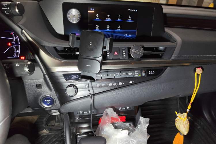 Used Lexus ES 2018 300h Premium Edition China V Standard
