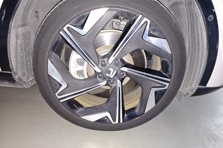 Used Rising R7 2024 Advanced Edition
