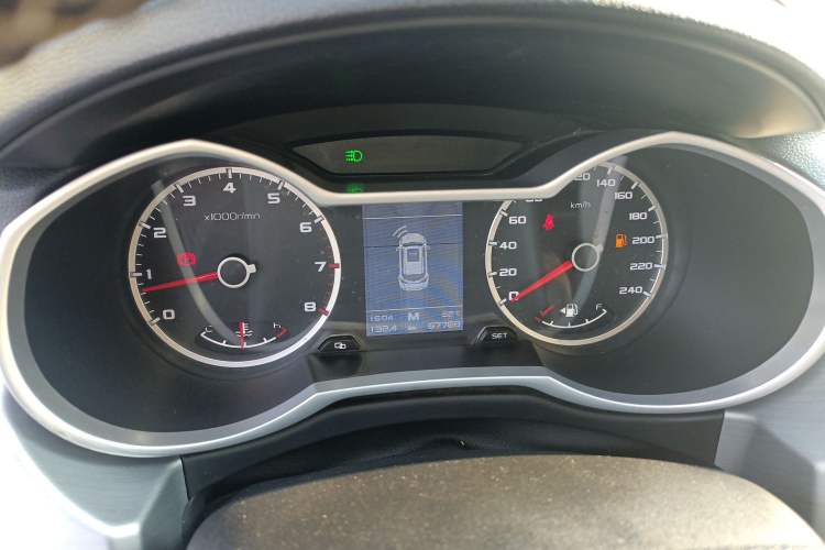 Used Geely Auto Emgrand X7 Sport 2016 2.0L Manual ZhiShang Version Instrument Cluster