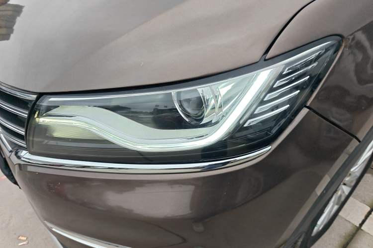 Used Roewe RX5 2016 20T Two-Wheel Drive Automatic Flagship Edition Left Front Headlight