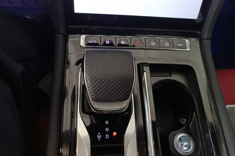 Used Hongqi H6 2024 2.0T ZhiShang Version