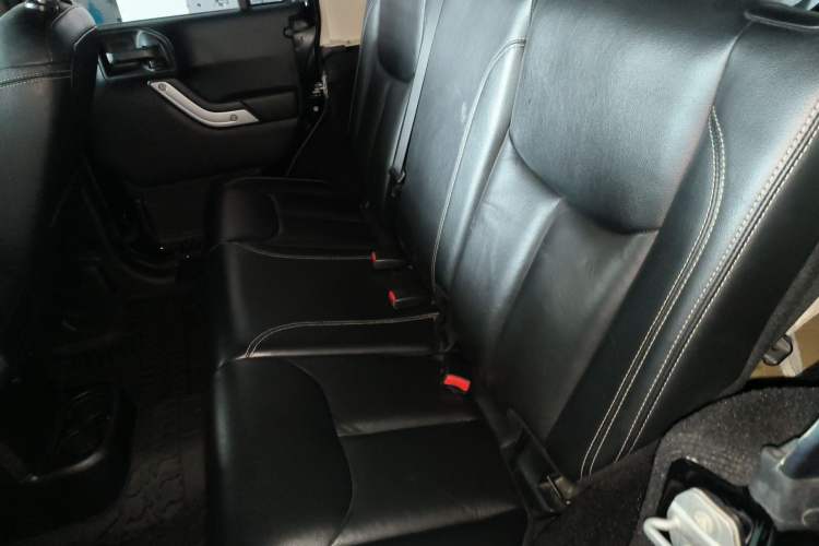 Used Jeep Wrangler 2015 3.0L Sahara Four-Door Comfort Edition