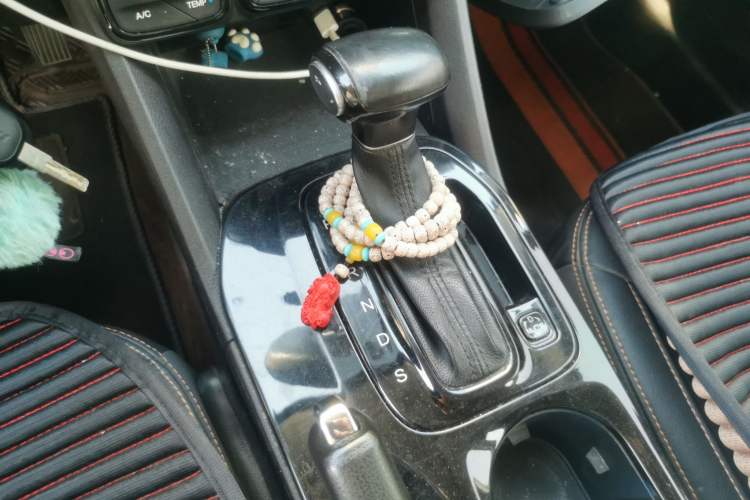 Used GAC Trumpchi GS3 2017 150N Automatic Elite Edition Gear Lever