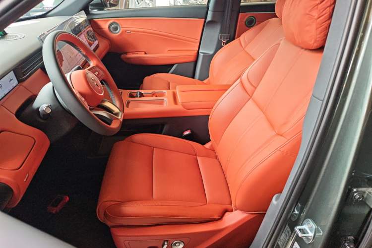 Used Hongqi HS6 PHEV 2026 220 All-Wheel Drive Smart Hybrid Version Left Front Seat