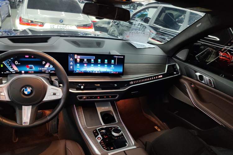 Used BMW X5 2023 xDrive 40Li M Sport Night Edition Package Gear Lever