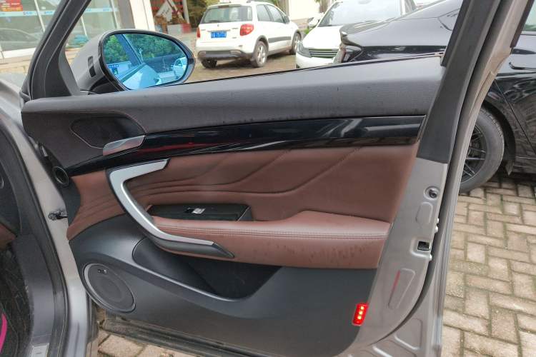 Used Wey VV7 2017 2.0T Flagship Model
