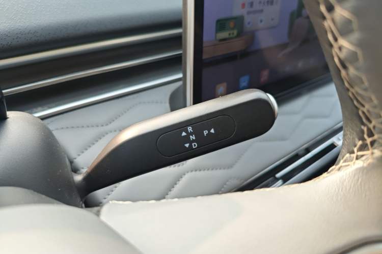 Used Dongfeng NAMMI 01 2024 430 Plus Smart+ Gear Lever