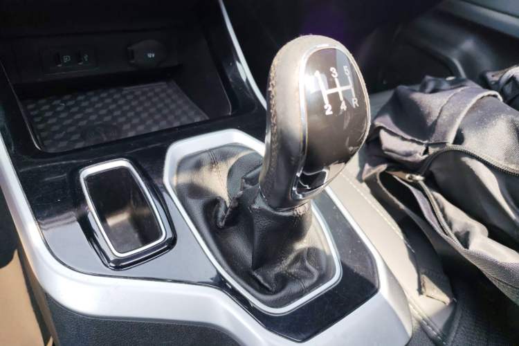 Used Chery Tiggo 5x 2020 1.5L Manual Fashion Edition Gear Lever
