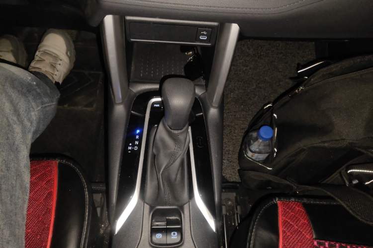 Used Toyota FRONTLANDER 2023 2.0L CVT Leading Edition Gear Lever