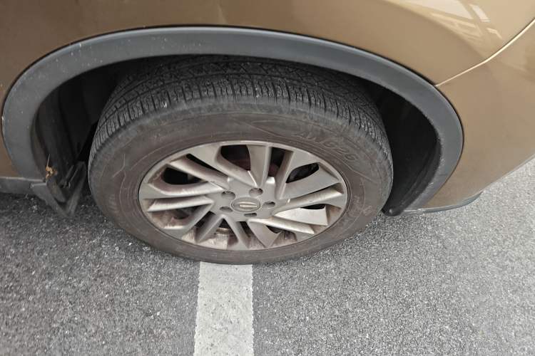 Used GAC Trumpchi GS4 2015 200T Manual Comfort Edition Right Front Wheel Hub