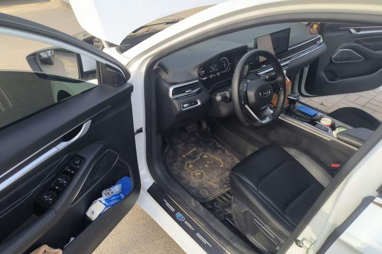 Used Geely Auto Emgrand 2023 4th Generation Champion Edition 1.5L CVT Prestige Model Driver Seat