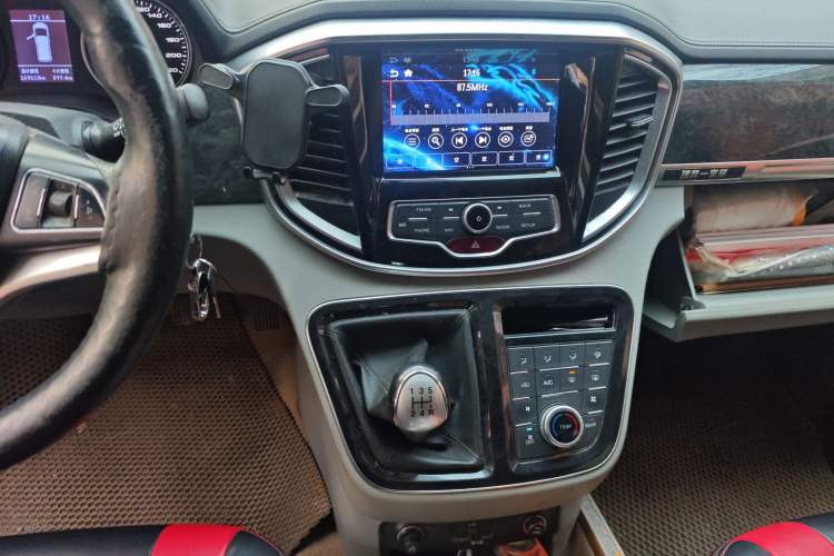 Used JAC Refine M4 2016 2.0L Manual Luxury Version