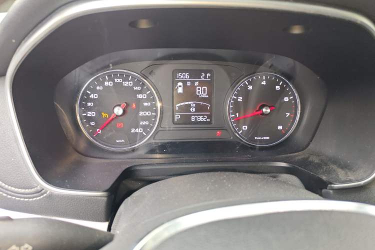 Used Roewe RX5 2016 20T Two-Wheel Drive Automatic Internet Smart Edition
