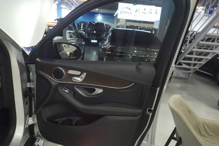 Used Mercedes-Benz GLC 2016 GLC 300 4MATIC Dynamic Model
