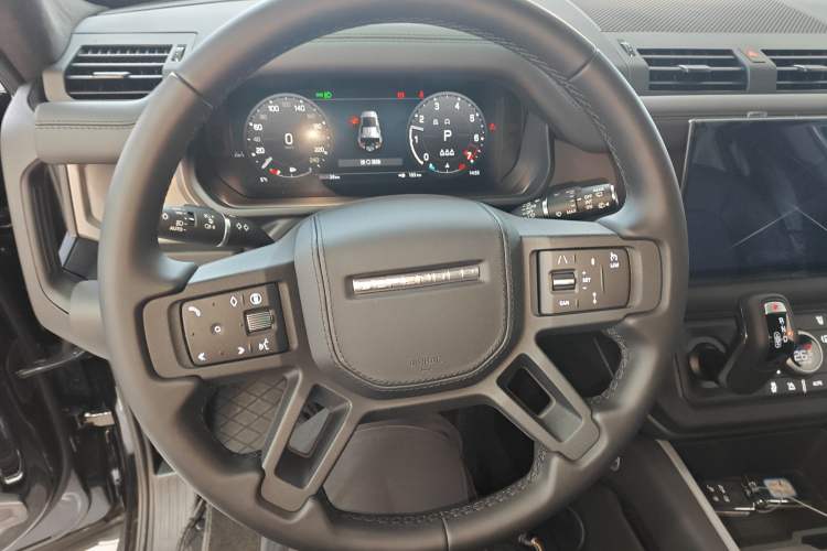 Used Land Rover Defender 2025 110 3.0T P400 – Dynamic HSE