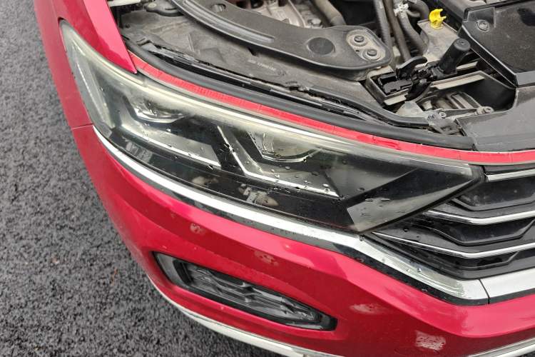 Used Volkswagen T-ROC 2018 280TSI DSG Four-Wheel Drive Luxury Version China V Emission Standard Right Front Headlight