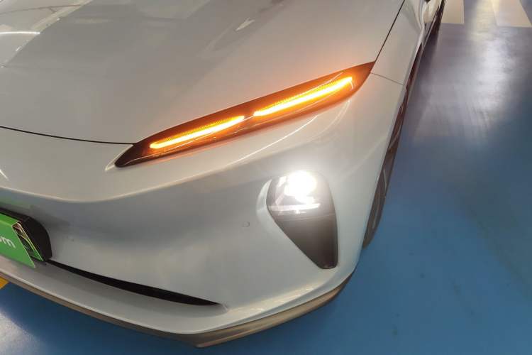 Used Nio ET5T 2023 75 kWh Touring Left Front Headlight