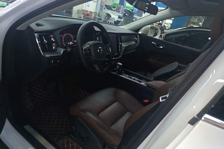 Used Volvo XC60 2020 T5 4x4 Zhiyi Luxury Edition