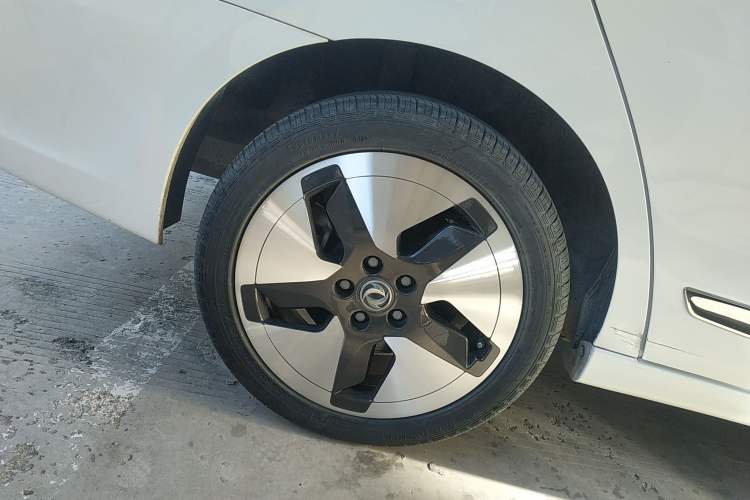 Used Dongfeng Aeolus E70 2021 Revised Version 360H Battery-Swap Edition
