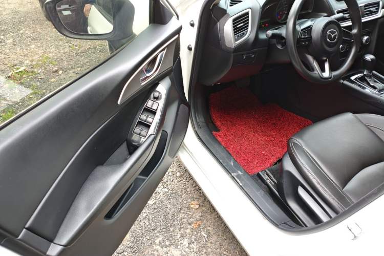 Used Mazda Mazda 3 Axela 2017 Sedan 1.5L Automatic Luxury Model China VI Standard