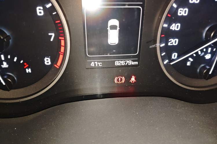 Used Hyundai Tucson 2018 1.6T Dual-Clutch Two-Wheel Drive 15th Anniversary Special Edition Odometer Close Up