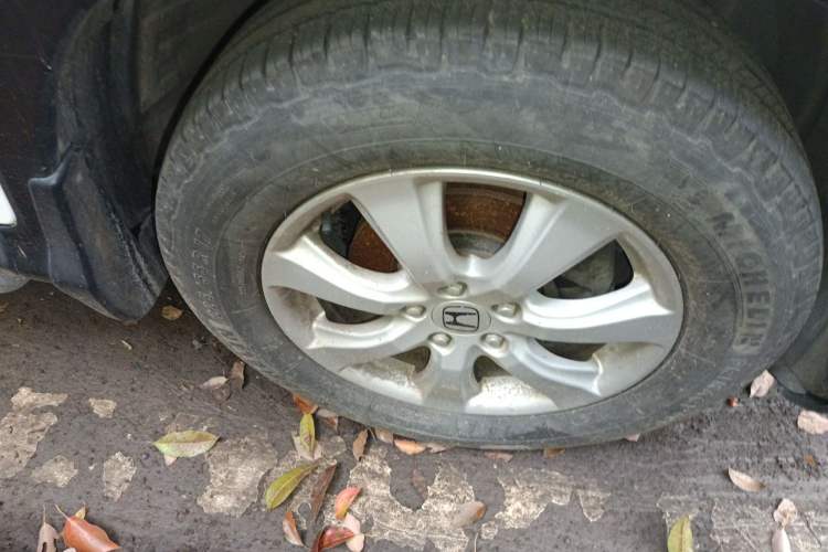 Used Honda CR-V 2012 2.0L two-wheel drive urban version Right Front Wheel Hub