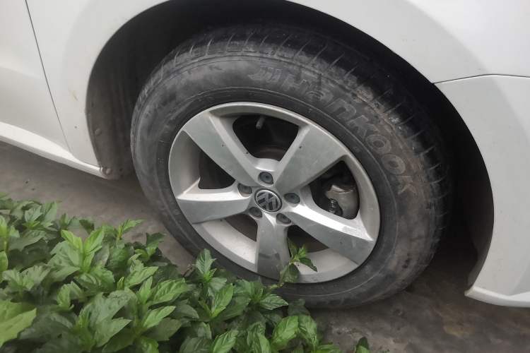 Used Volkswagen Lavida 2013 Revised Classic 1.6L Automatic Fashion Edition
