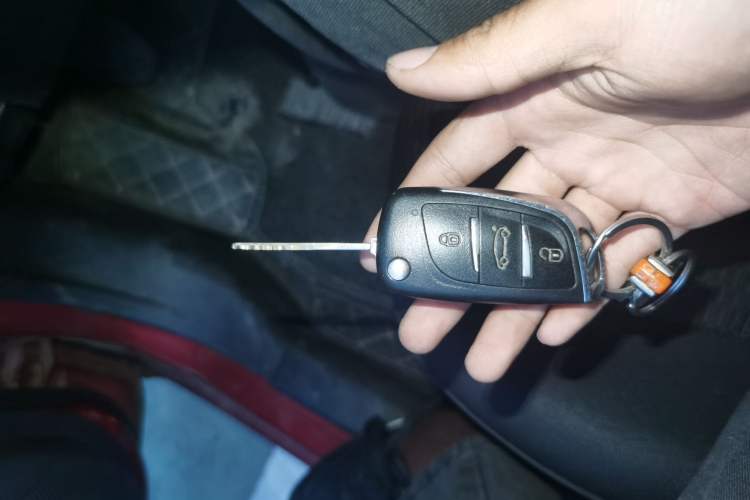 Used Nissan March 2010 1.5L Manual E-Xuan Edition Vehicle Key