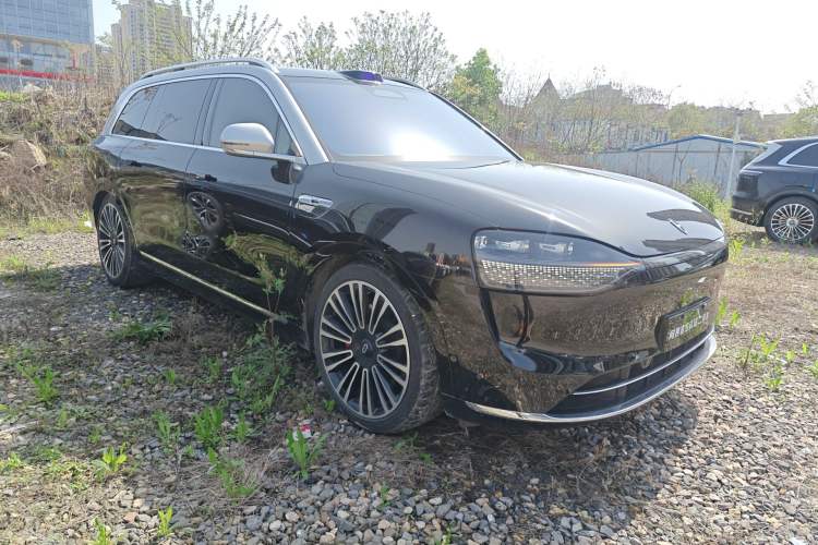 Used Hima AITO M9 2024 Range-Extended Ultra Version 42 kWh 6-Seater Model Front Right 45 Deg