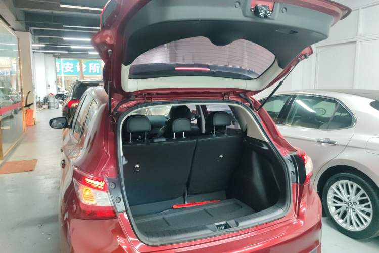 Used Nissan Tiida 2019 1.6L CVT Smart Drive Version China VI Standard