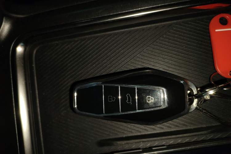 Used iCAR 03T 2024 520km Two-Wheel Drive Long-Range Version
