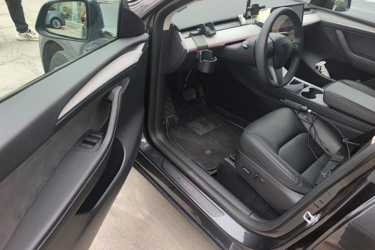 Used Tesla Model Y 2024 Rear-Wheel-Drive Version Driver Seat