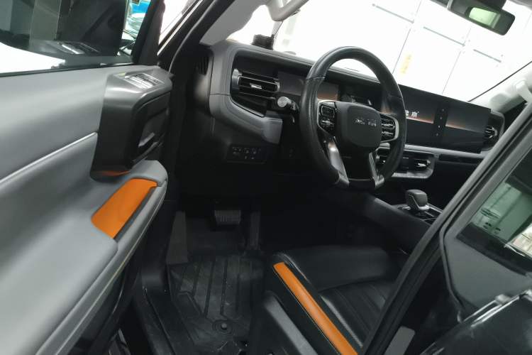 Used BAIC Off-Road BJ40 2024 2.0T All-New Urban Hunter Edition Ultimate Version
