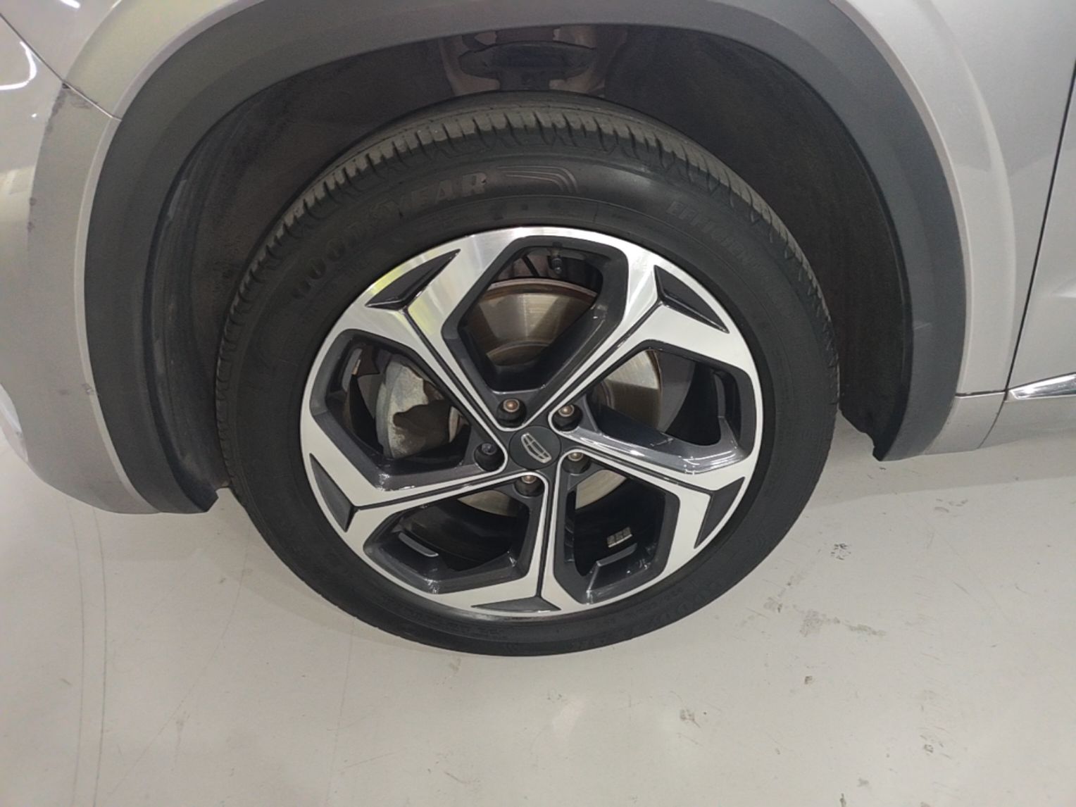 Geely Auto Monjaro L 2021 2.0TD DCT EVO Two-Wheel Drive Prestige Version — снимка 10