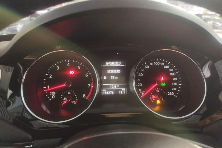 Used Volkswagen Sagitar 2015 230TSI Automatic Luxury Model
