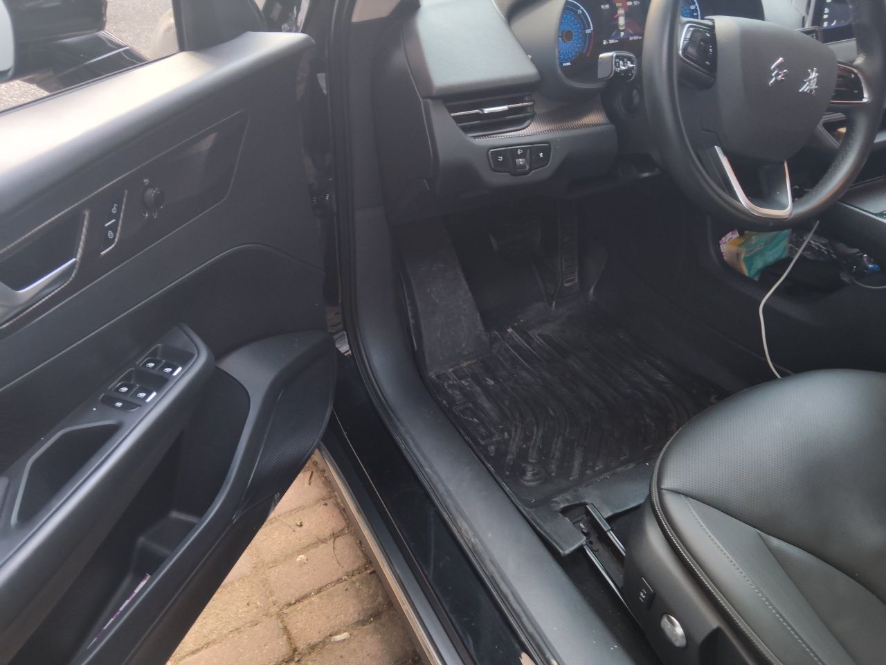 Hongqi E-QM5 2023 Revised Version Basic Travel Edition — снимка 16