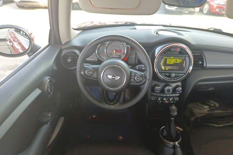 Used MINI 2014 1.5T COOPER Fun
