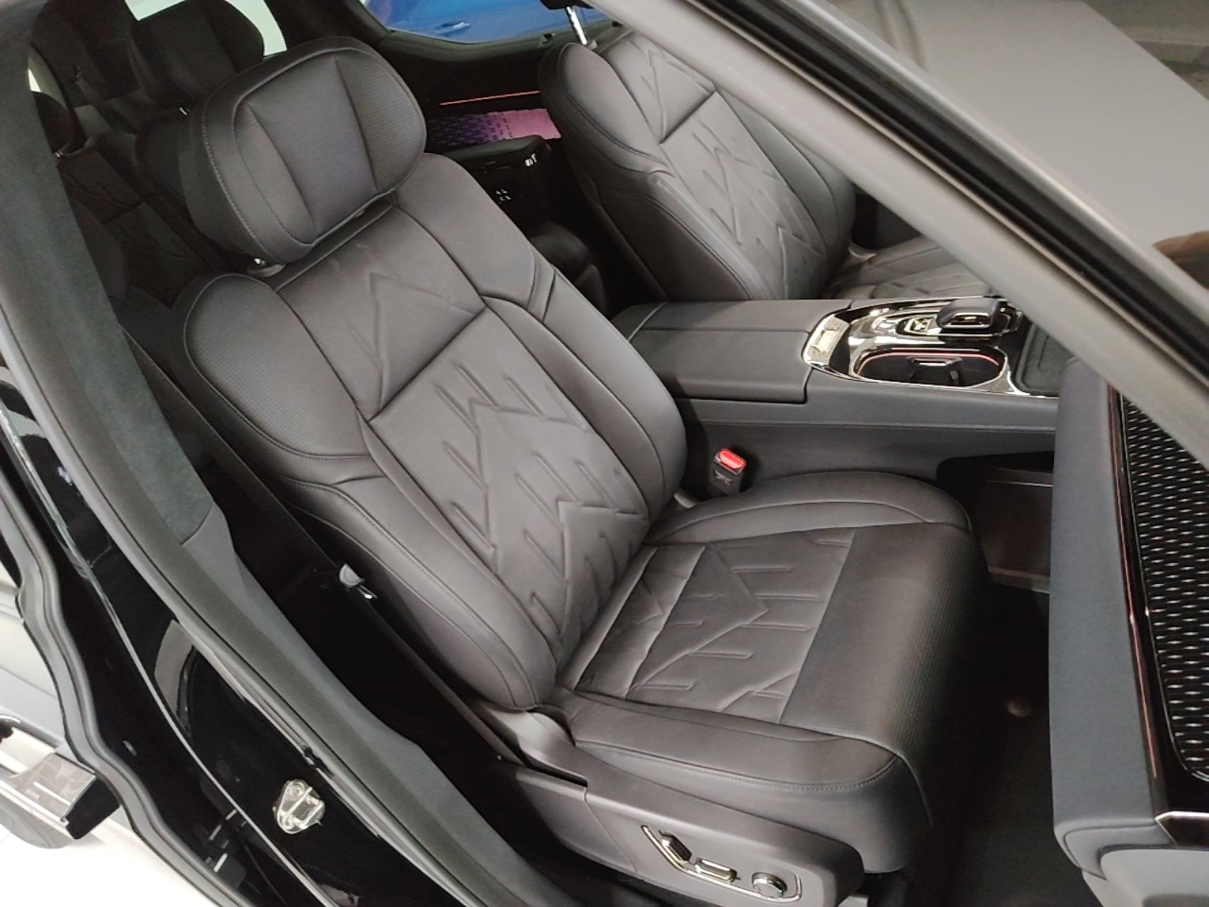 Zeekr 009 2024 Six-Seat Executive Version 4WD 108 kWh — снимка 19
