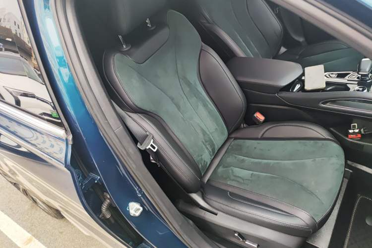 Used Geely Auto Monjaro L 2021 2.0TD DCT EVO Two-Wheel Drive Smart Luxury Version Right Front Seat