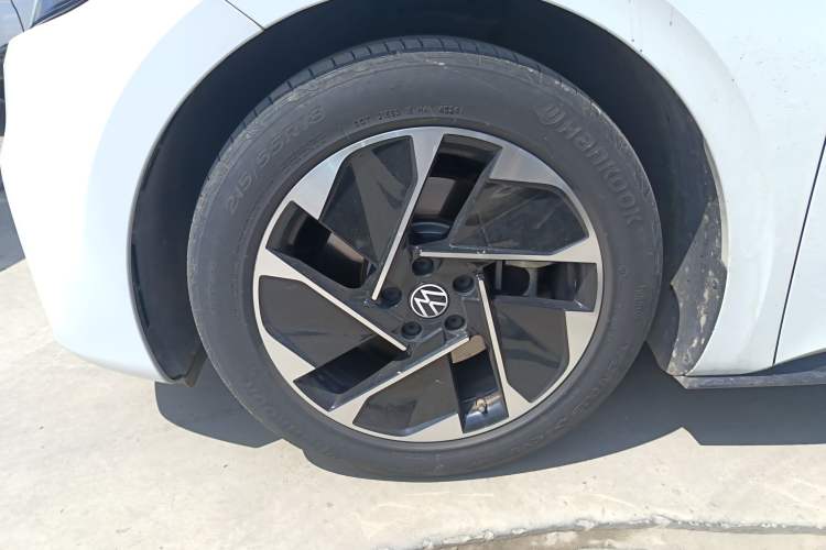 Used Volkswagen ID.3 2025 Smart Edition Outstanding Model Left Front Wheel Hub